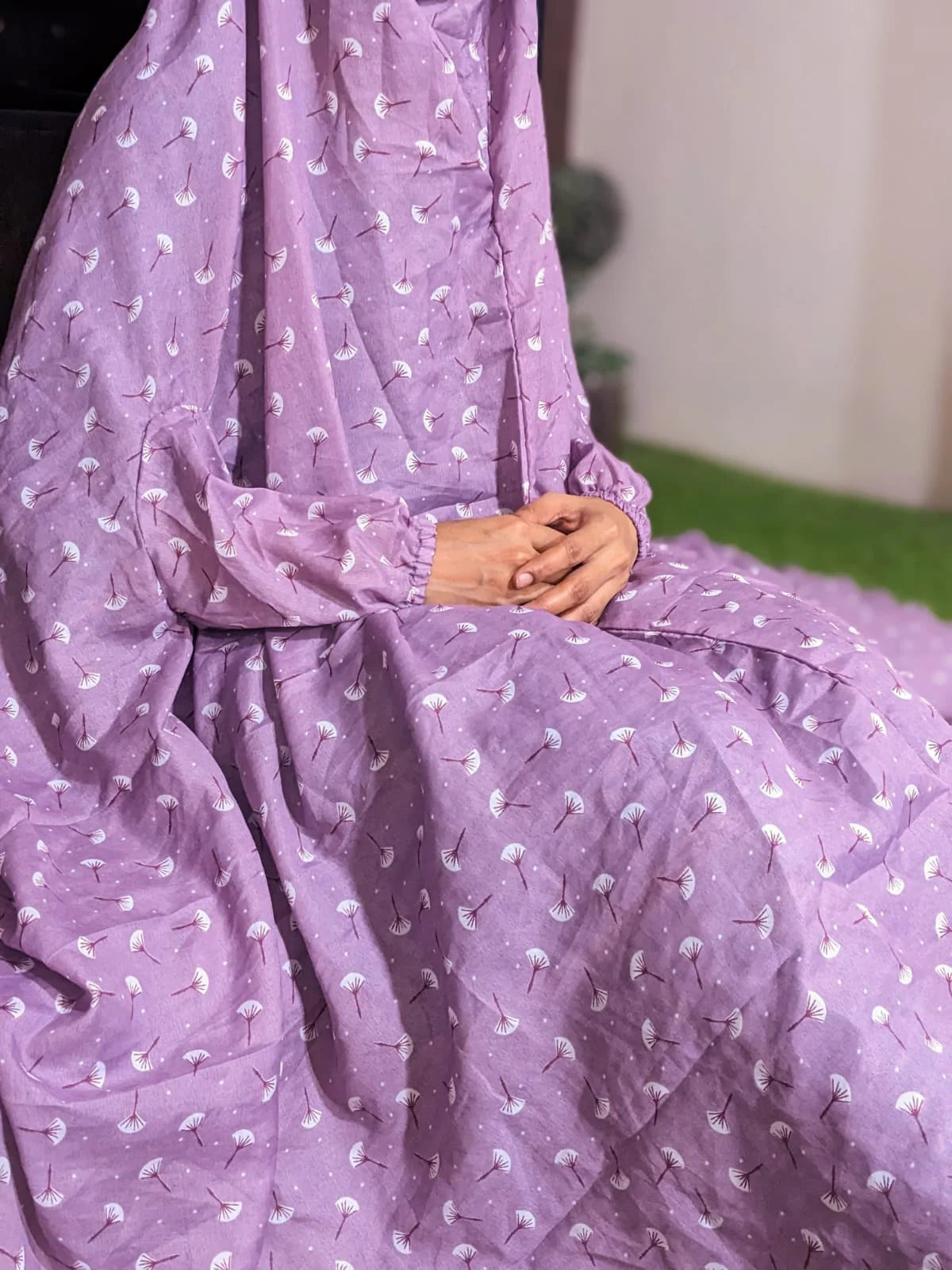 NAMAZ CHADDAR WITH SLEEVES N NIQAB - Mid Purple Fur LARGE