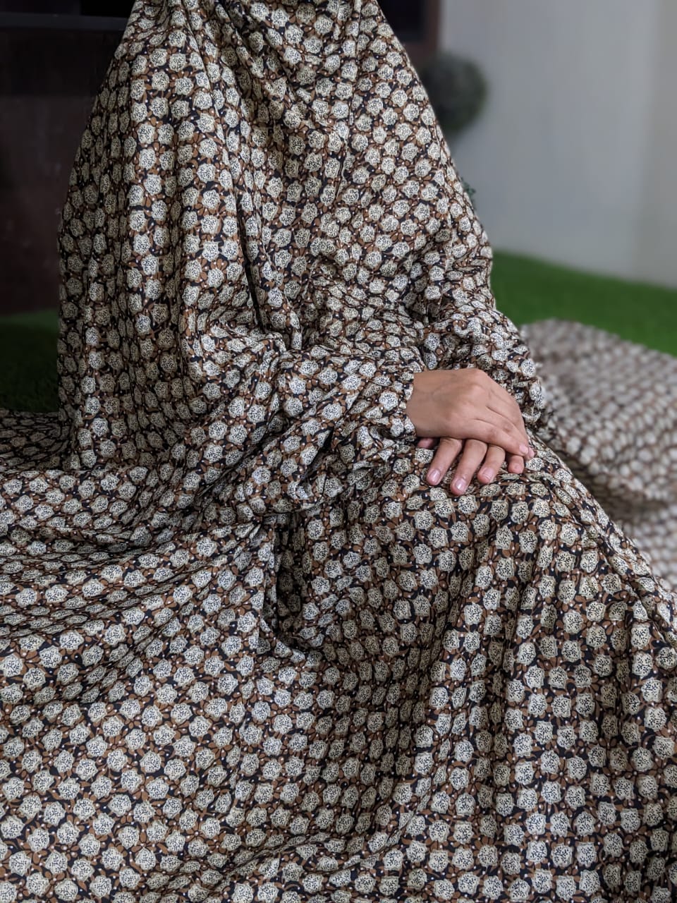 NAMAZ CHADDAR WITH SLEEVES N NIQAB - BROWN WITH AUTUMN FLORA LARGE