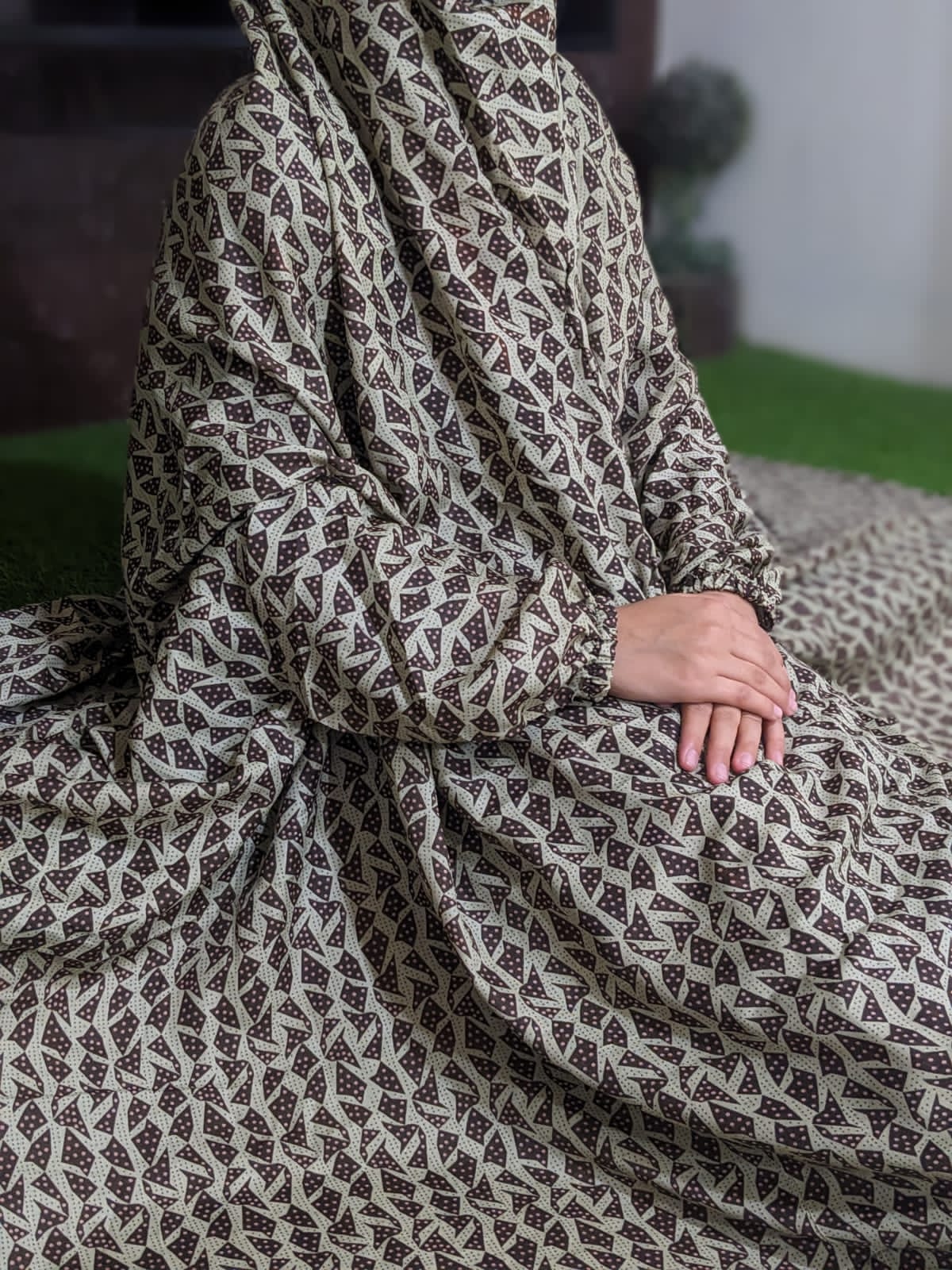 NAMAZ CHADDAR WITH SLEEVES N NIQAB - PISTA PUZZLE LARGE