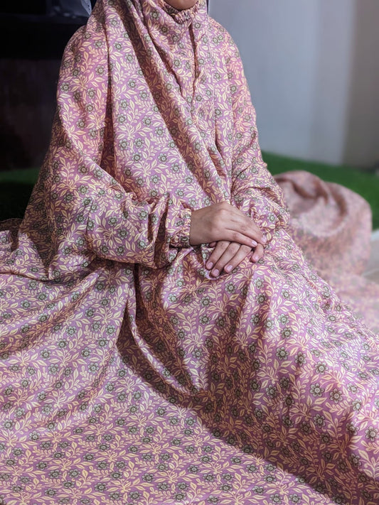 NAMAZ CHADDAR WITH SLEEVES N NIQAB - TEA PINK WITH VINCA ROSIA LARGE